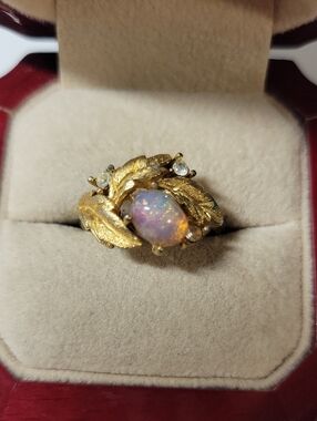 Avon Gold Tone Leaf Iridescent Opal Like Accent
